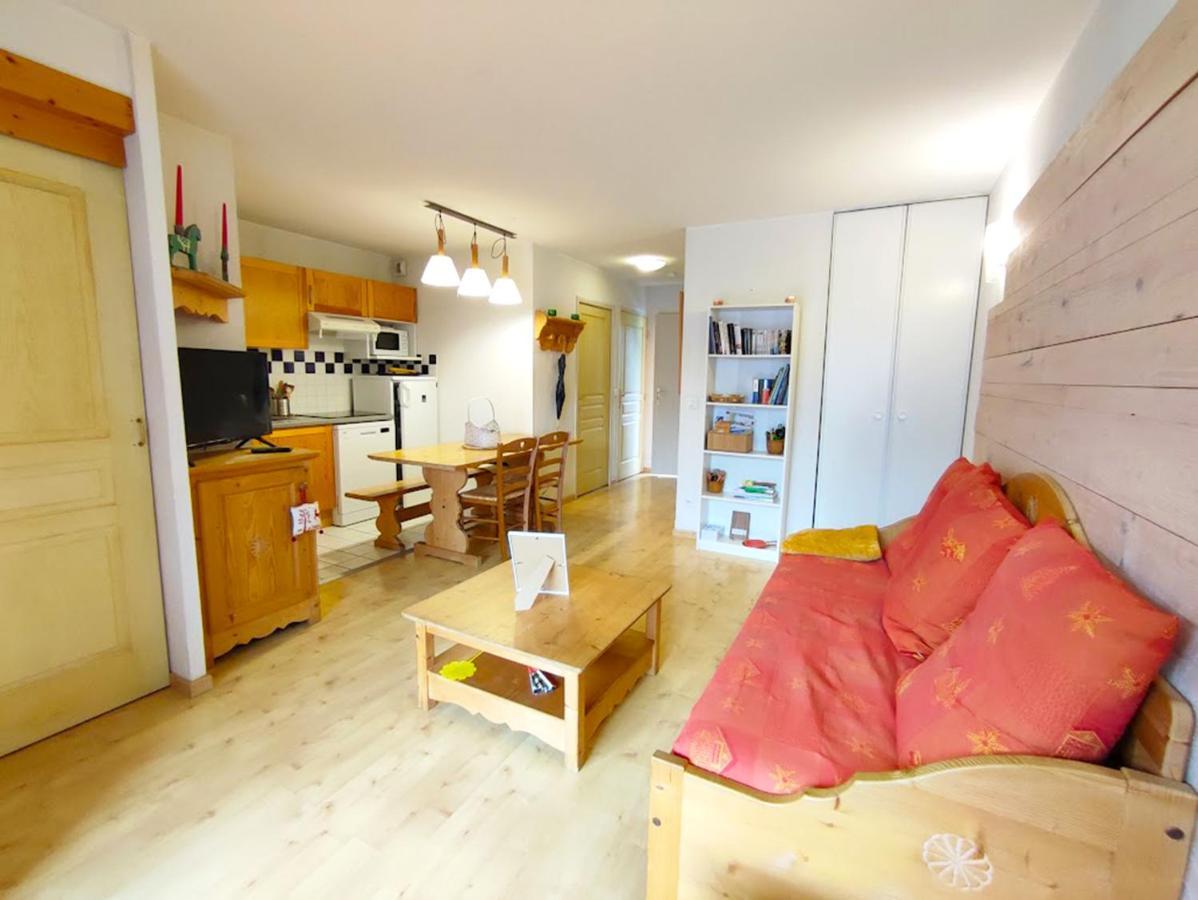 Le 102, T3 Pour 5 Personnes, Vue Montagne, Classe 2 Etoiles Nf, Parking, Piscine En Ete Bagnères-de-Luchon Eksteriør billede