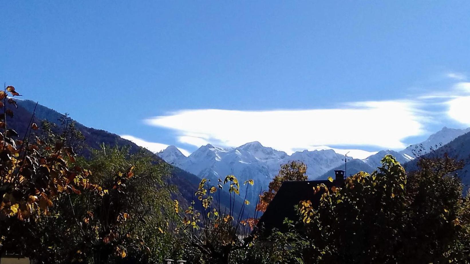 Le 102, T3 Pour 5 Personnes, Vue Montagne, Classe 2 Etoiles Nf, Parking, Piscine En Ete Bagnères-de-Luchon Eksteriør billede