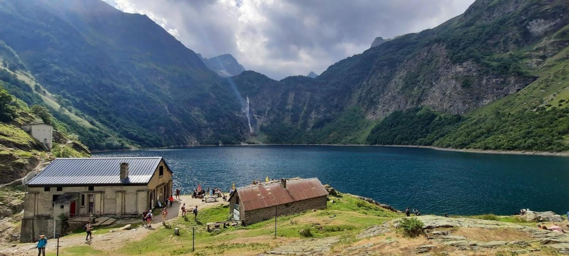 Le 102, T3 Pour 5 Personnes, Vue Montagne, Classe 2 Etoiles Nf, Parking, Piscine En Ete Bagnères-de-Luchon Eksteriør billede