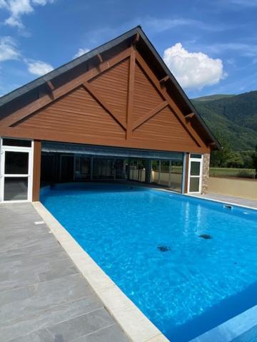 Le 102, T3 Pour 5 Personnes, Vue Montagne, Classe 2 Etoiles Nf, Parking, Piscine En Ete Bagnères-de-Luchon Eksteriør billede