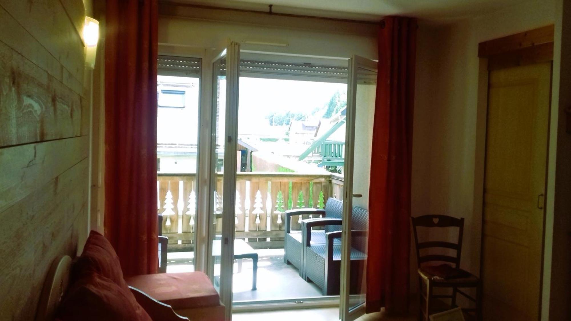 Le 102, T3 Pour 5 Personnes, Vue Montagne, Classe 2 Etoiles Nf, Parking, Piscine En Ete Bagnères-de-Luchon Eksteriør billede