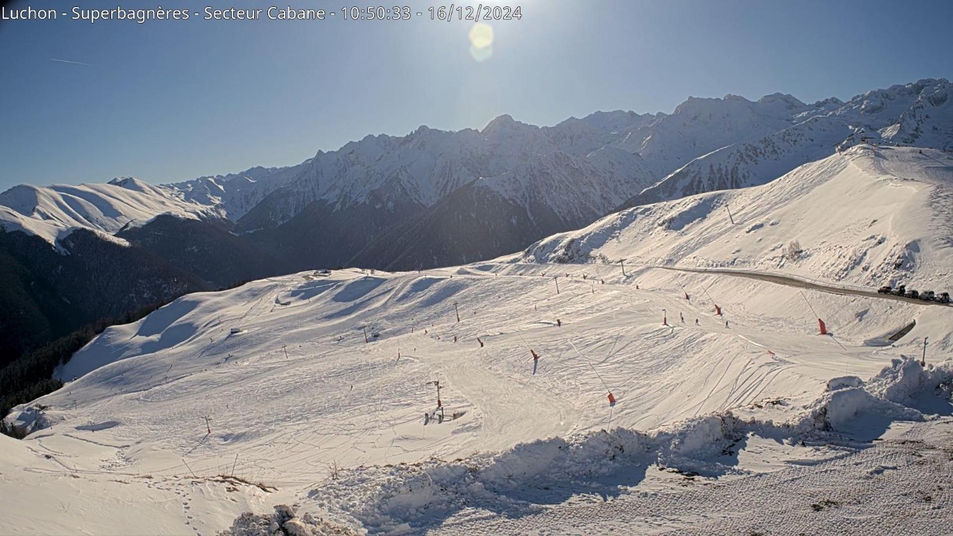 Le 102, T3 Pour 5 Personnes, Vue Montagne, Classe 2 Etoiles Nf, Parking, Piscine En Ete Bagnères-de-Luchon Eksteriør billede